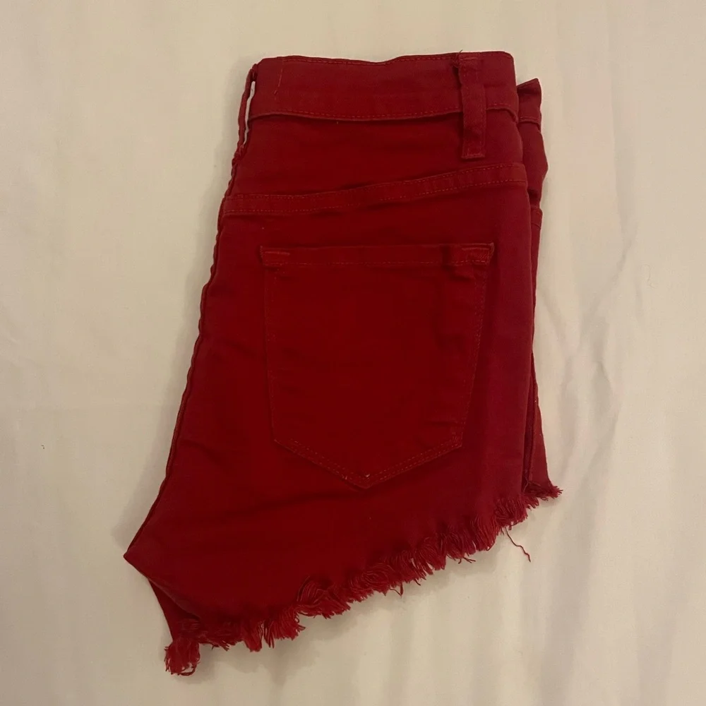 Little Red - Picture 4 of 4